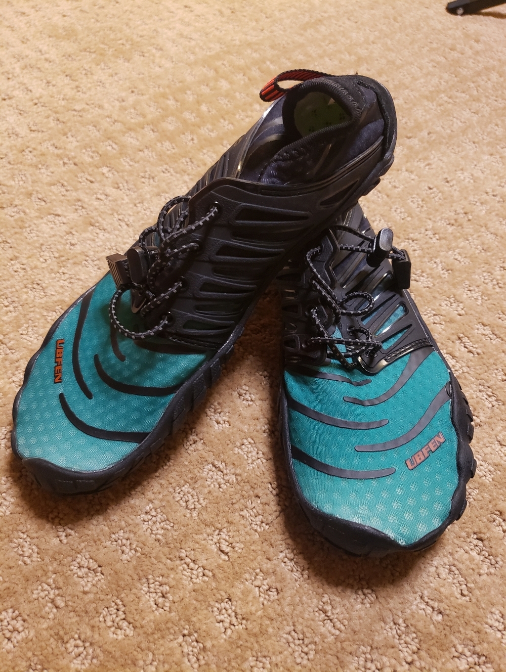 Ubfen Vibrant Teal Water Shoes with Black Accents Size 37 Or 6.5 -7